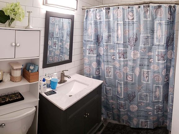 5th image of 3518 W Bryn Mawr Ave APT 2