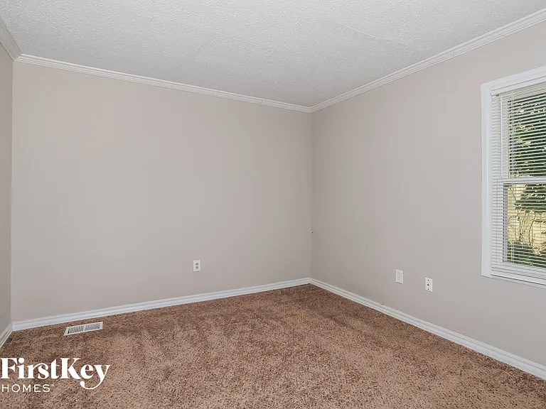 4880 Hardell Dr — Photo 9
