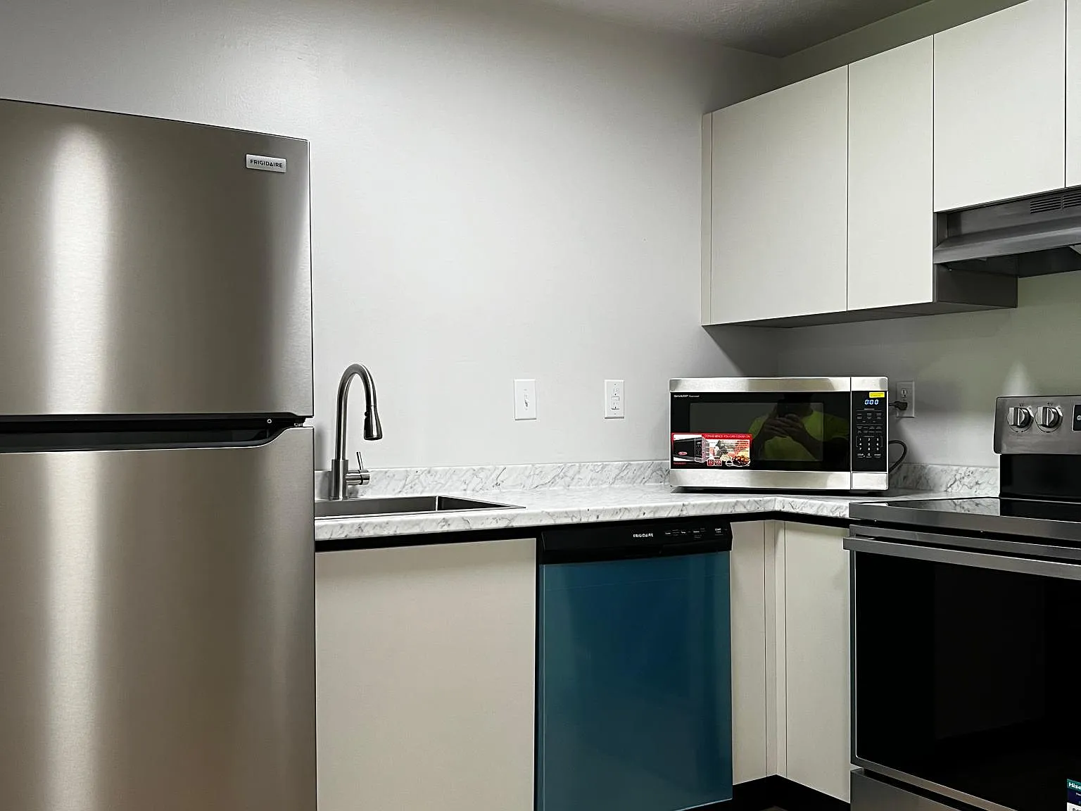 2 bed, 800 sqft, $1,045 — Photo 1