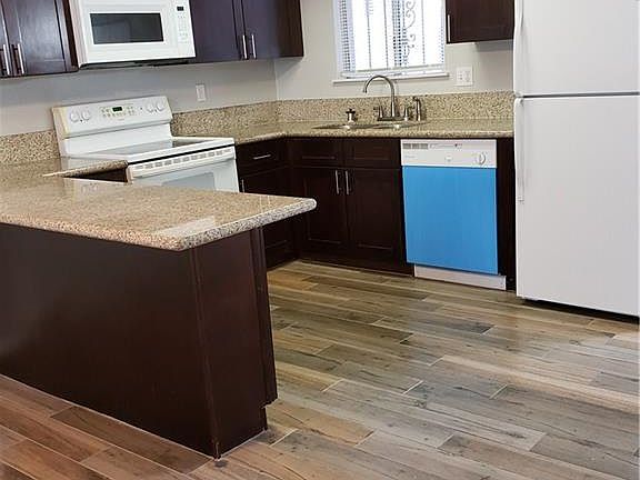 3rd image of 5919 Vegas Dr