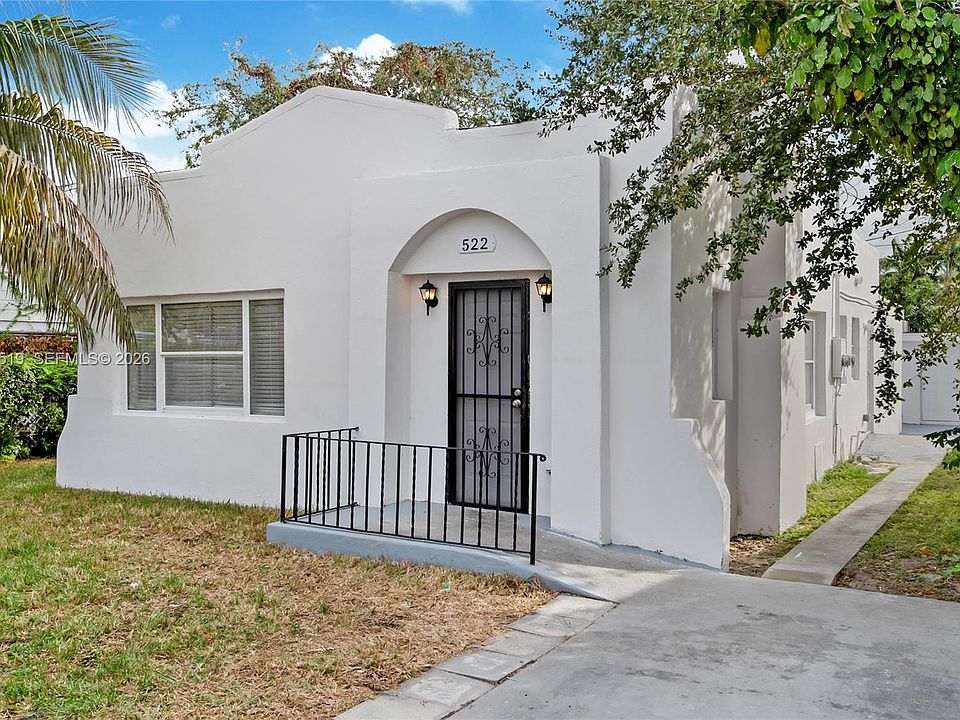 1st image of 522 NW 47th Ter