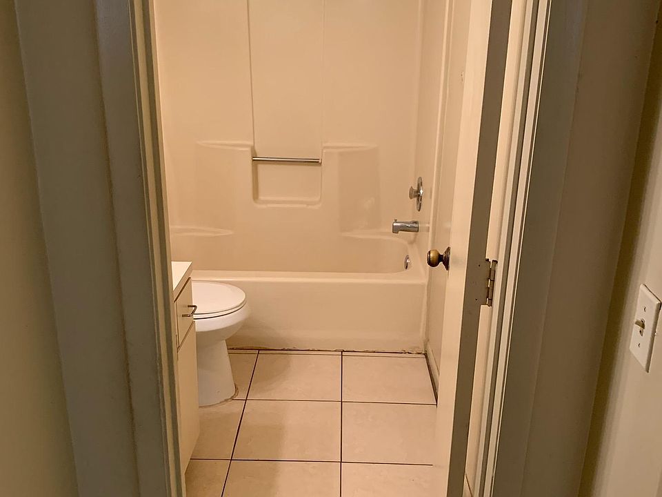 2nd image of 1800 Wightman Ave #1802