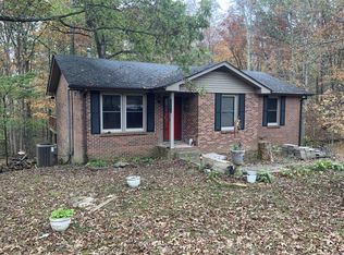 9756 Crabapple Ct, Bon Aqua, TN 37025