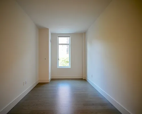 Rented by Extell Marketing Group LLC | media 6