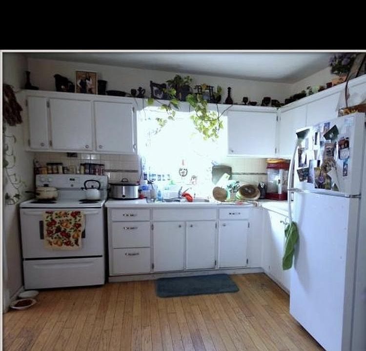 2nd image of 875 Mahoney Rd