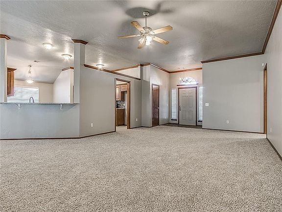 3rd image of 821 SW 154th St