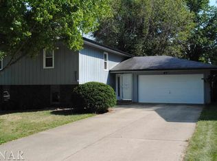 211 Orlando Ave, Normal, IL 61761