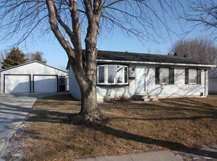 603 E San Marnan Dr, Waterloo, IA 50702