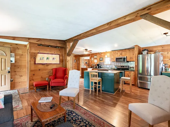 18 Sandpiper Path, North Hampton, NH 03862