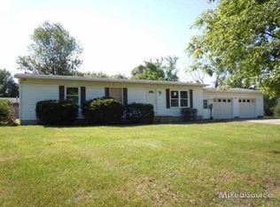 1924 Hardwick Dr, Lapeer, MI 48446