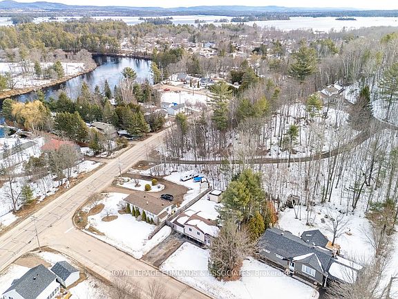 4th image of 65 Armstrong Rd