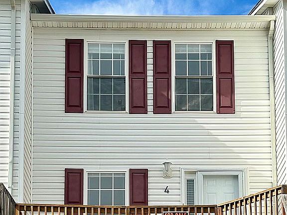2nd image of 41 Tulip Grove Cir