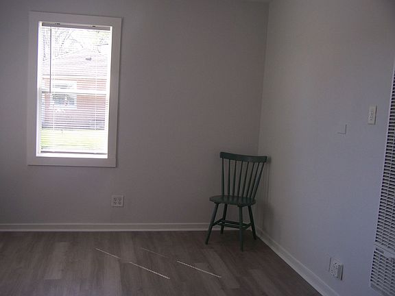 5th image of 5402 Highland Dr