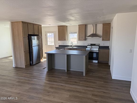 4th image of 40473 W HARRISON Street