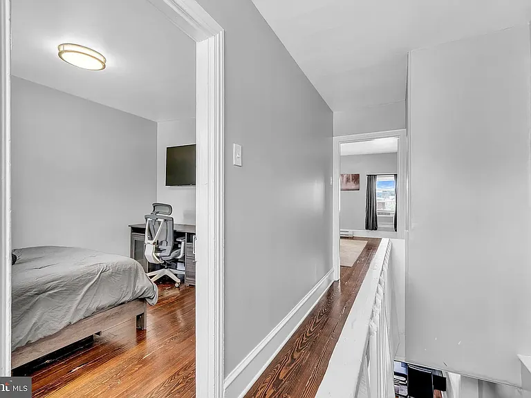 905 W Marshall St #2 — Photo 4