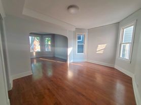 2718 N Lawndale Ave, Chicago, IL