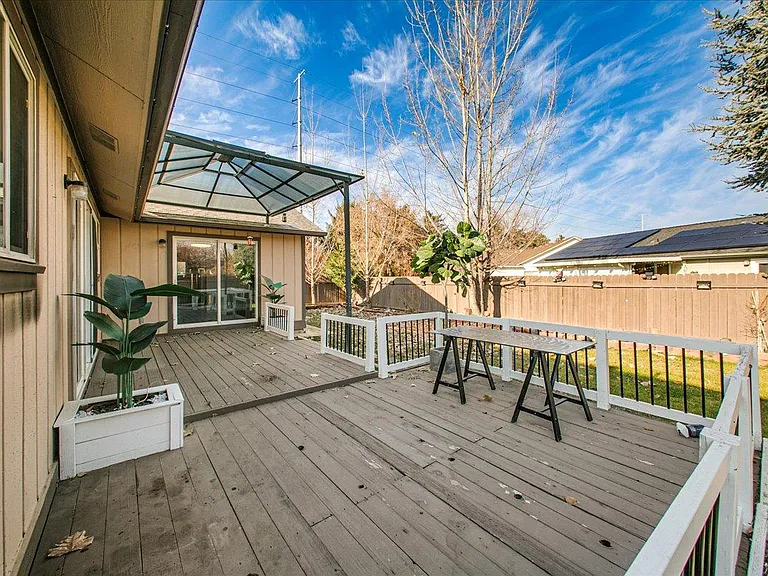 13734 W Meadowdale Dr — Photo 36