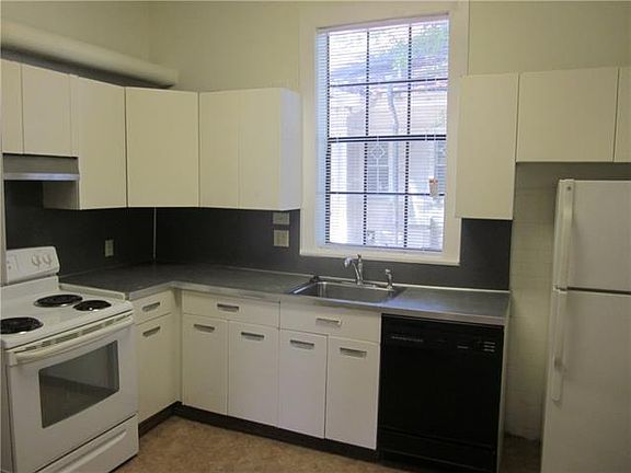 4th image of 2231 Napoleon Ave #A