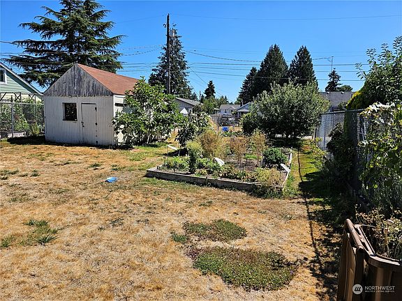 3rd image of 7429 Tacoma Avenue S