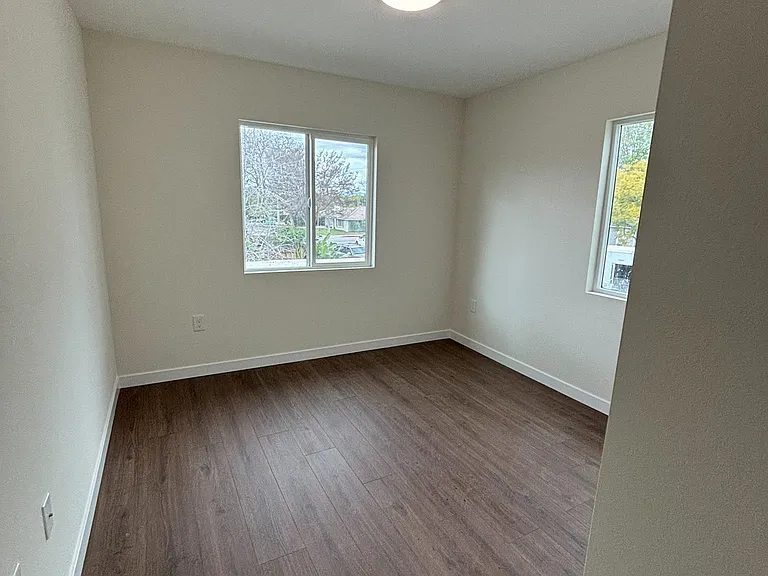 14316 Christine Dr — Photo 18