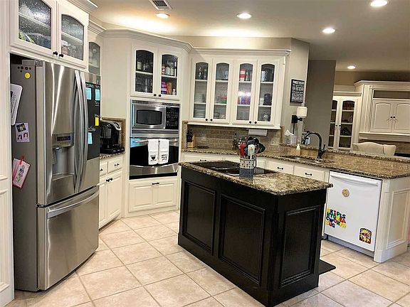 5th image of 3108 NE Mayflower Ave