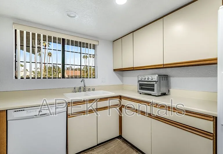 2701 E Mesquite Ave E #24 — Photo 12