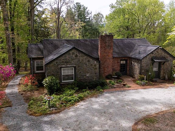 2nd image of 100 Woodmere Dr