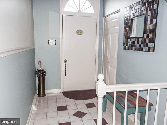 5th image of 842 Woodlawn Dr