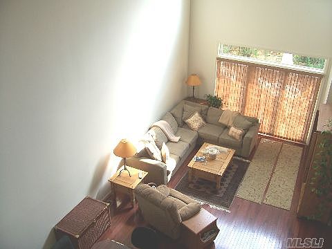 2nd image of 27 Emilys Way