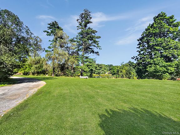 3rd image of 81 Old Unionville Road