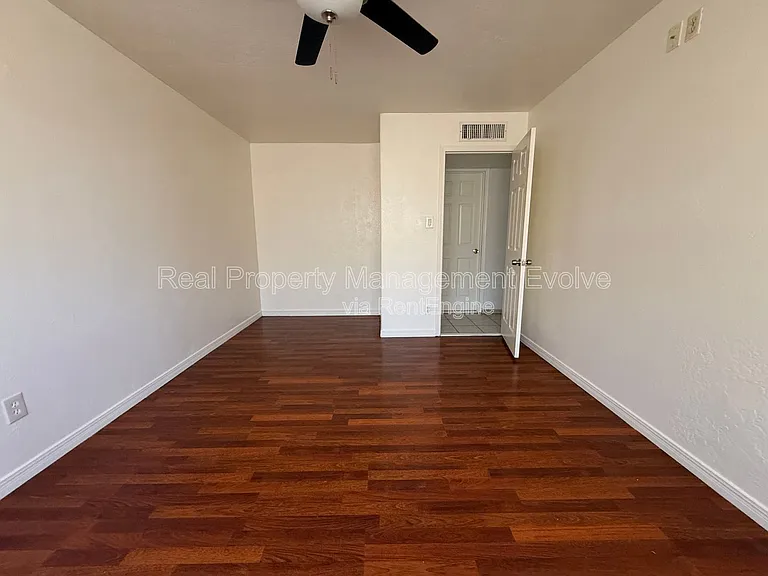 4021 W Berridge Ln — Photo 15