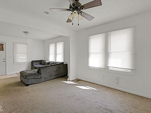 3rd image of 3460 Forest Manor Ave