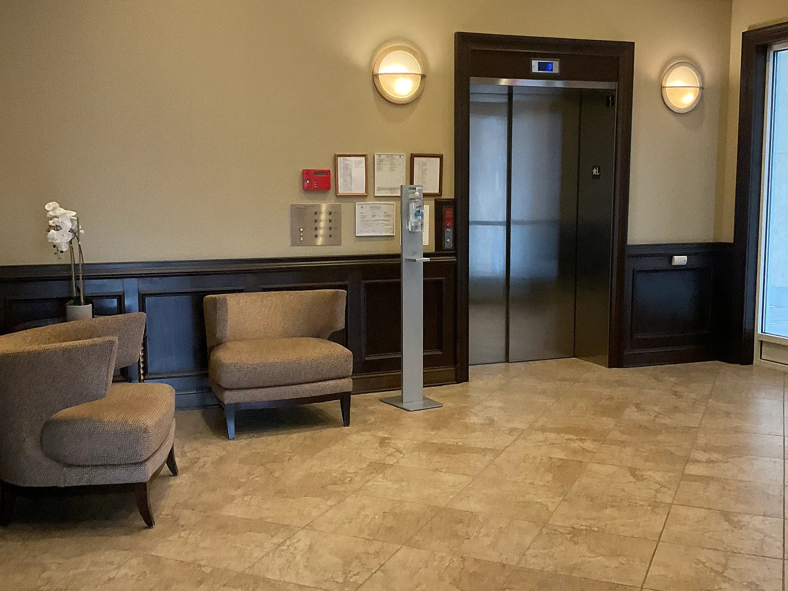 3 bed, 2042 sqft, $3,500 — Photo 3