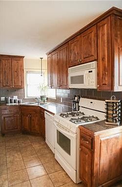 4th image of 10424 W 56th St