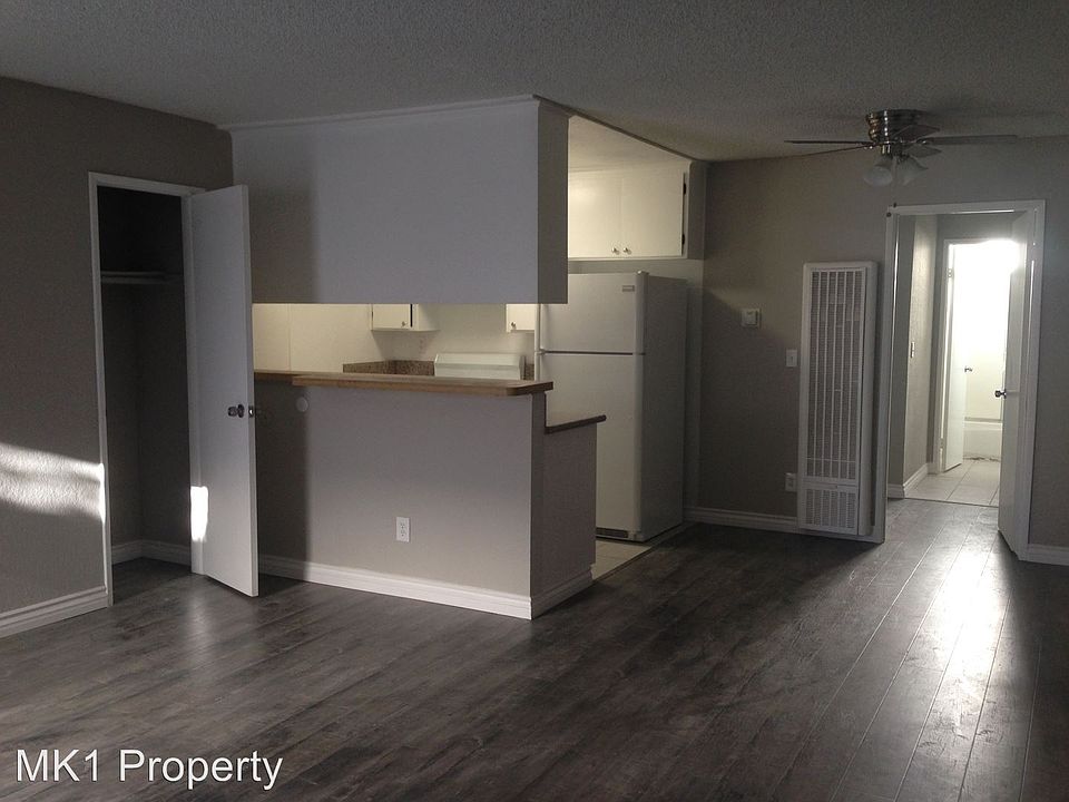 1st image of 5900 Reseda Blvd APT 213