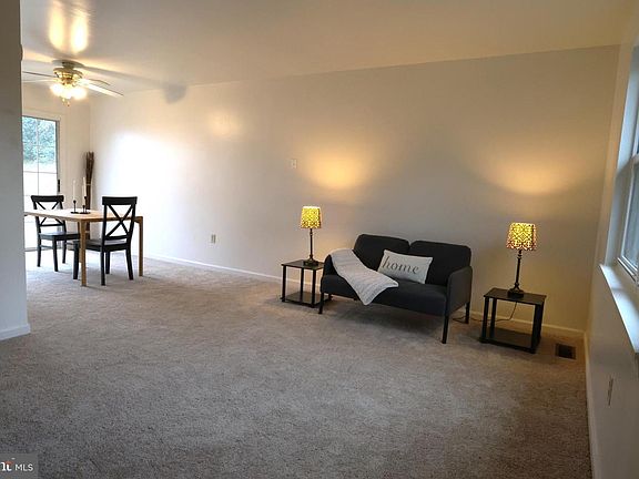 5th image of 85 Breezewood Dr