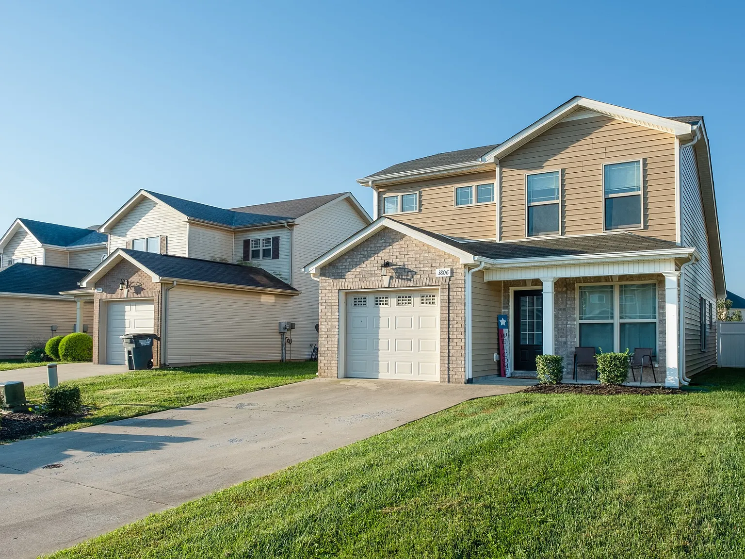 3 bed, 2.5 bath, 1341 sqft, $1,650 — Photo 2