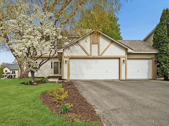 2nd image of 221 Butternut Cir