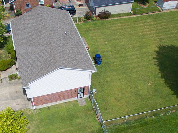 2nd image of 4702 Tivis Ct