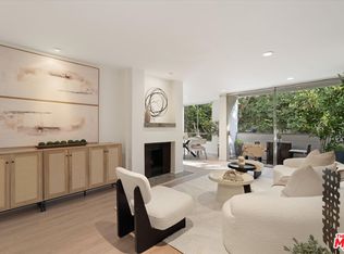 429 N Oakhurst Dr APT 203, Beverly Hills, CA 90210
