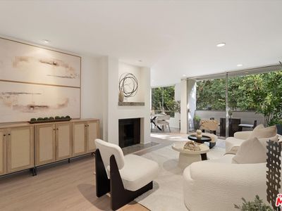 429 N Oakhurst Dr APT 203, Beverly Hills, CA, 90210