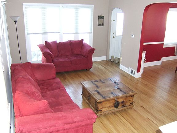 4th image of 2633 Lakeview Ave