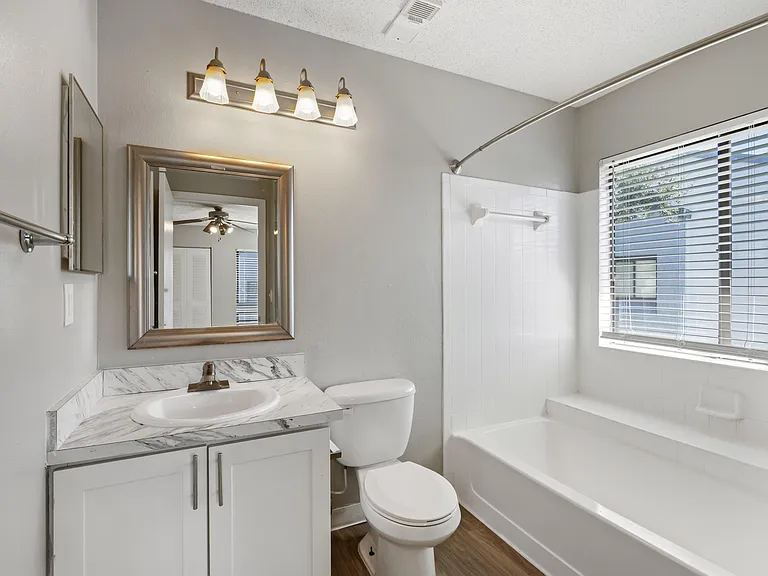 Huntington Place — Photo 13
