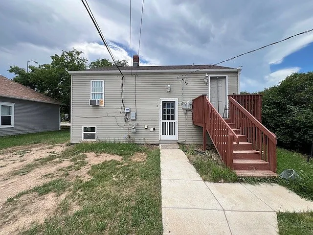 Building Photo - 720 Haines Ave #B