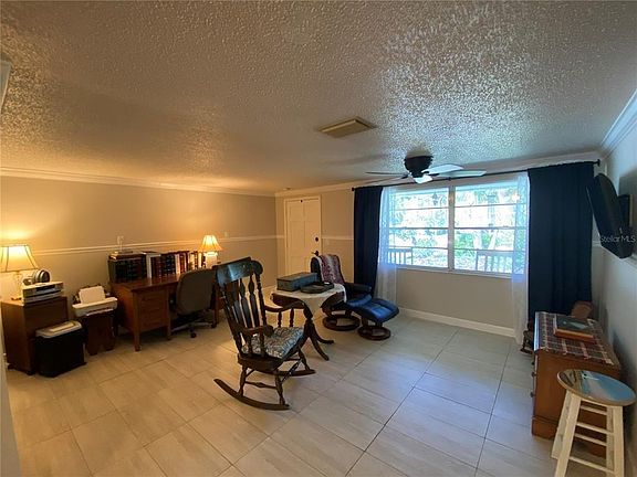 3rd image of 836 Seabreeze Dr