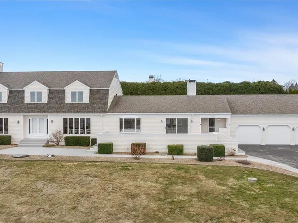 95 Holman St, Portsmouth, RI 02871