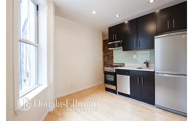 Rented by Douglas Elliman | media 38