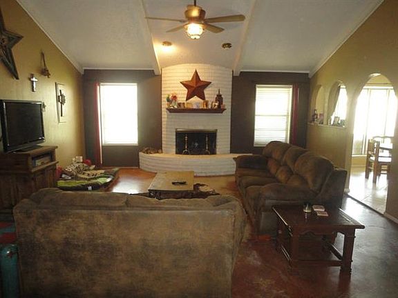3rd image of 108 Lakeway Dr