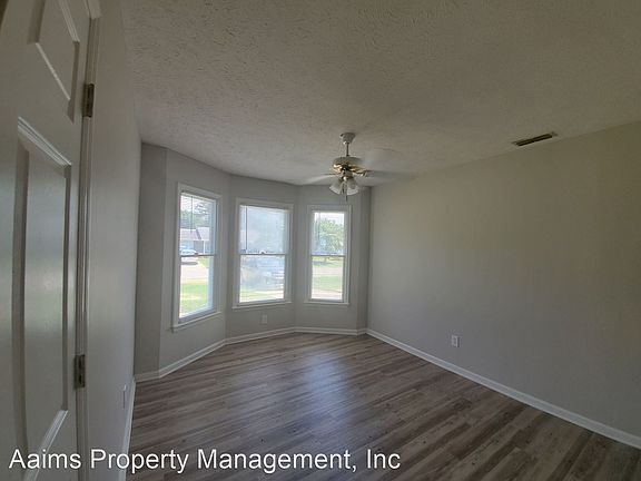 4th image of 5822 Corner Oaks Dr