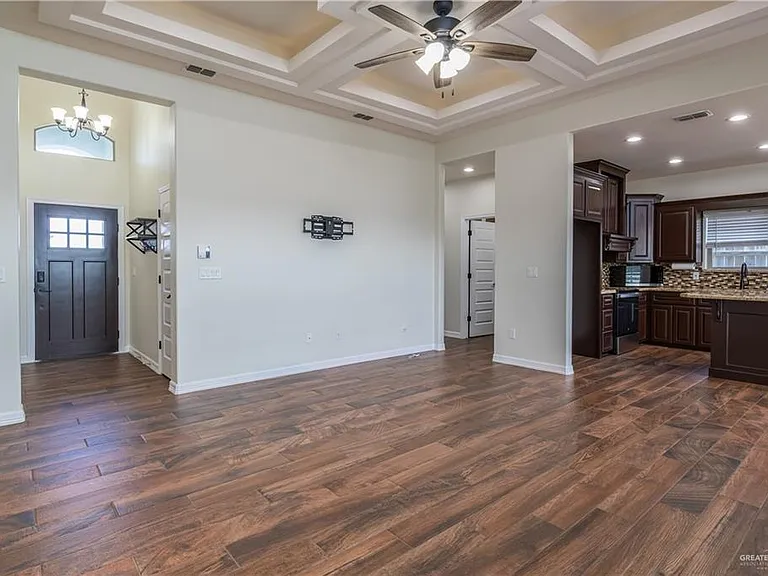 2324 Lupita St — Photo 4